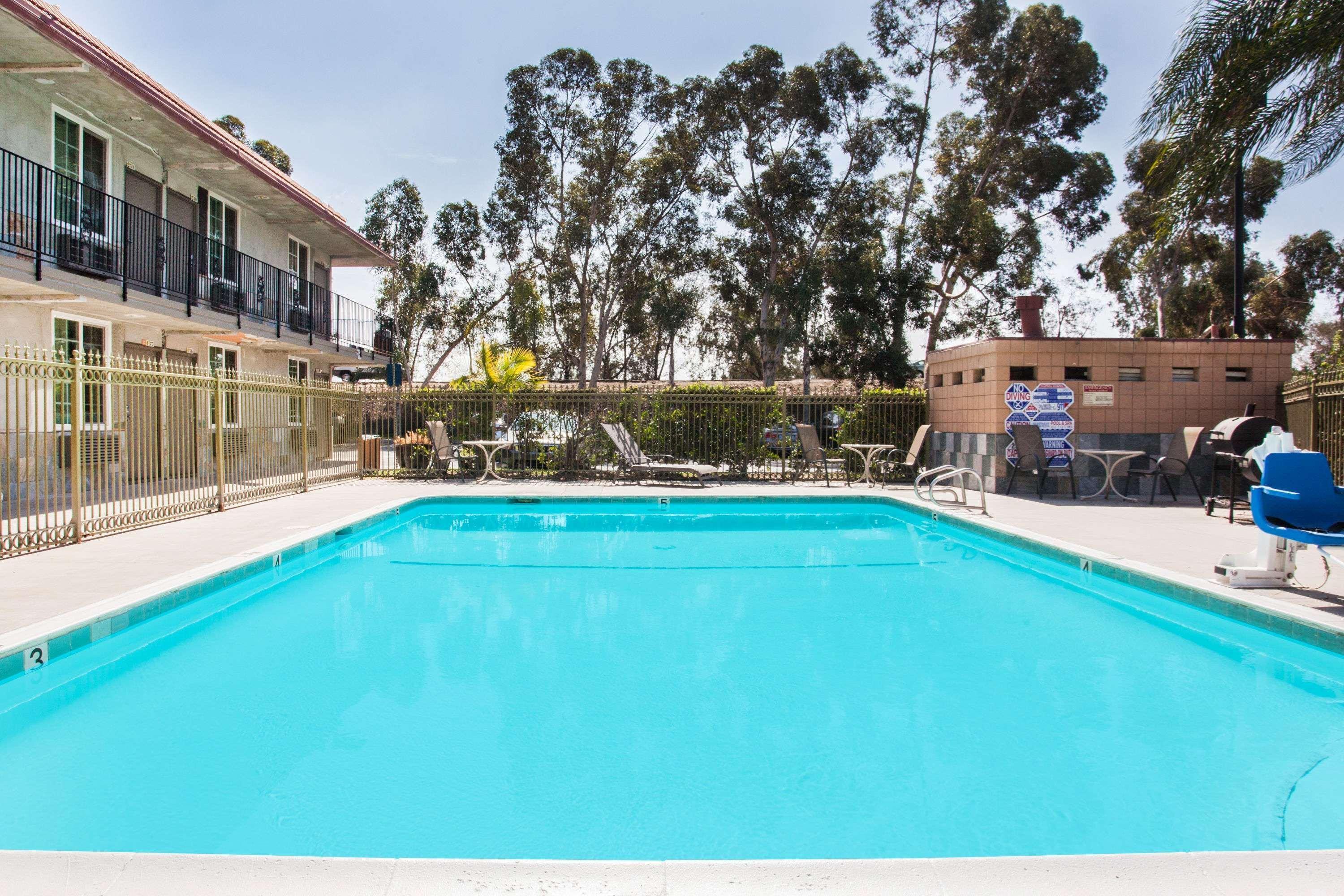 Мотель Super 8 By Wyndham Redlands/San Bernardino Екстер'єр фото